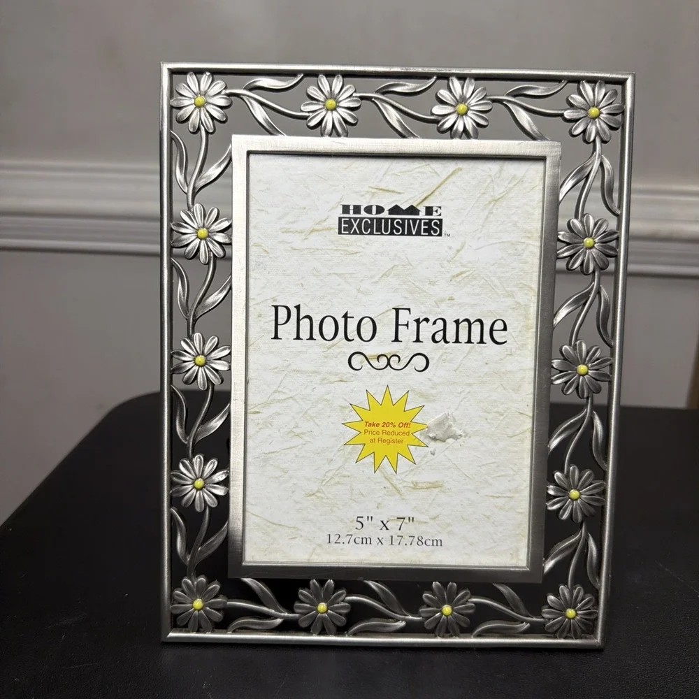 VTG Y2K Silver Finish 5 X 7 Daisy's Picture Frame 90's 2000's Large Metal Gift